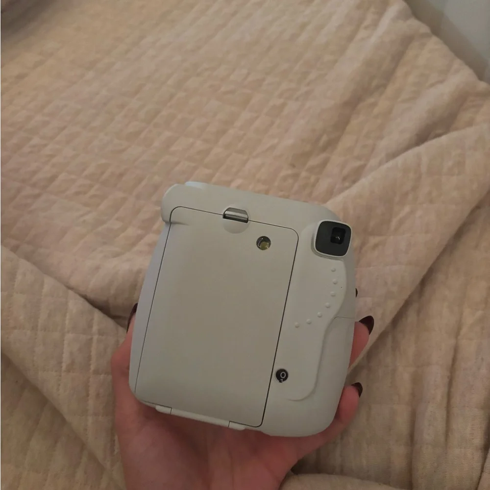 Fuji Instax Mini 9 Fujifilm Instant Film Camera (comes with case)